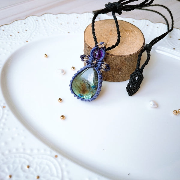 Labradorite  Macrame Necklace