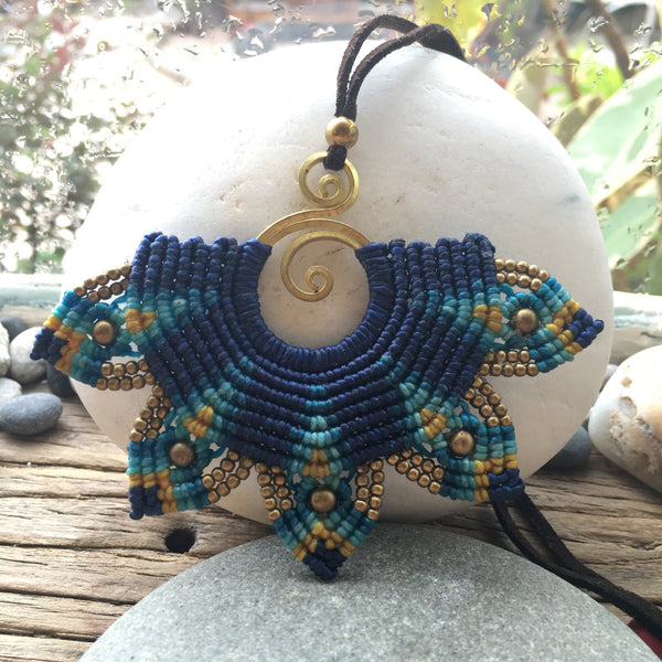 Mandala Macrame Necklace/ Pendant，   織途  ， Om Ethnic Handicraft , macrame