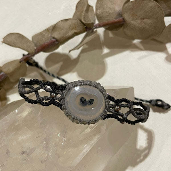 Solar Quartz bracelet 11L-18