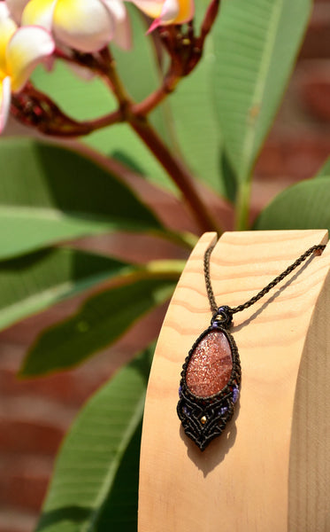 Sunstone Macrame jewelry, Necklace