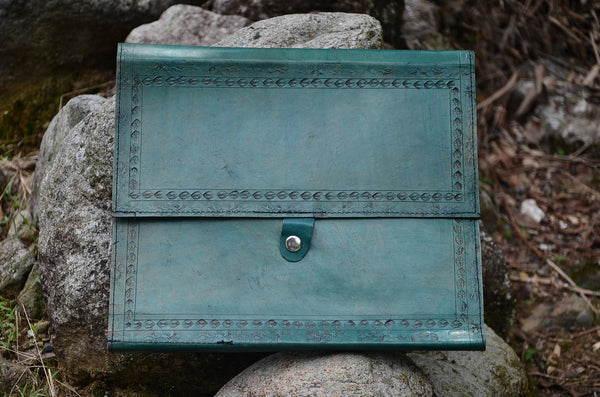 Green Leather Journal Cover, Hand stitched & Hole Punch Folder Cover, Vintage Style，   織途  ， Om Ethnic Handicraft , macrame