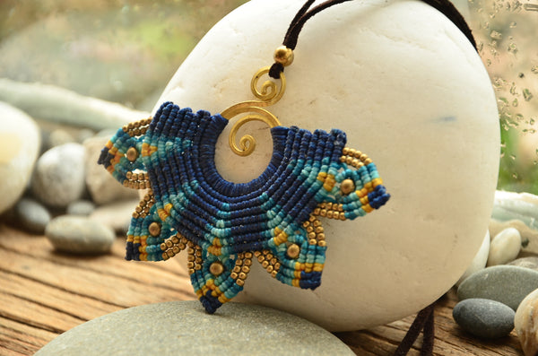 Mandala Macrame Necklace/ Pendant，   織途  ， Om Ethnic Handicraft , macrame