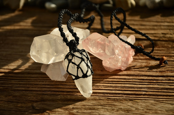 Raw Clear Quartz Crystal Macrame Pendant，   織途  ， Om Ethnic Handicraft , macrame