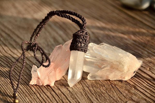 Bohemian Style, Raw Clear Quartz Crystal Macrame Pendant，   織途  ， Om Ethnic Handicraft , macrame