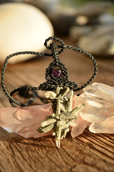 Unique Raw Moss Agate & Amethyst Macrame Pendant，   織途  ， Om Ethnic Handicraft , macrame