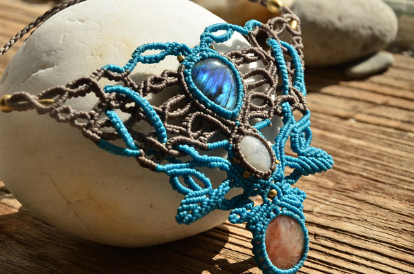 Sunstone, Moonstone & Labradorite Macrame Jewelry，   織途  ， Om Ethnic Handicraft , macrame