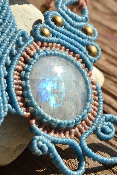 Moonstone Macrame Jewelry，   織途  ， Om Ethnic Handicraft , macrame